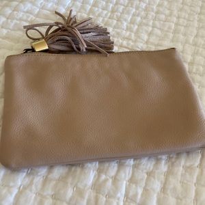 GILI leather clutch